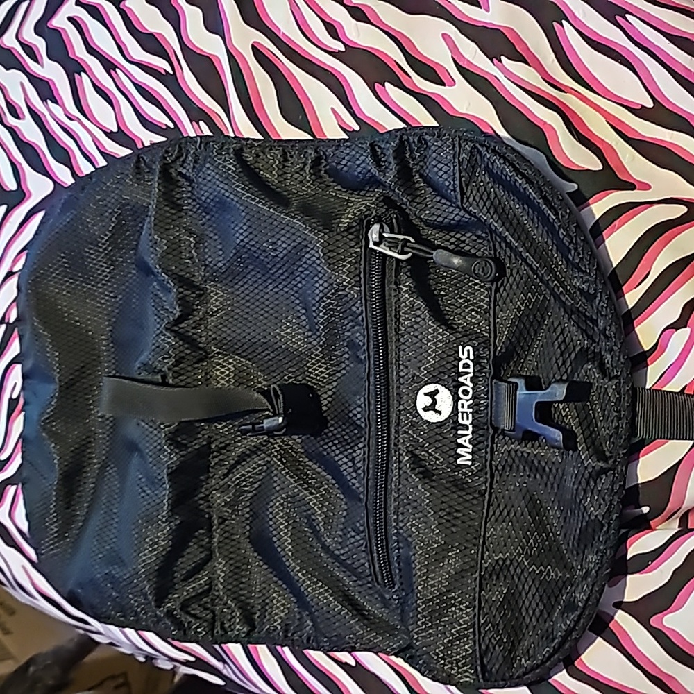 !!. Toiletry bag - Picture 1 of 9